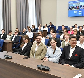 88 молодых активистов прошли стажировку в администрации Сочи в рамках Дня молодежного самоуправления